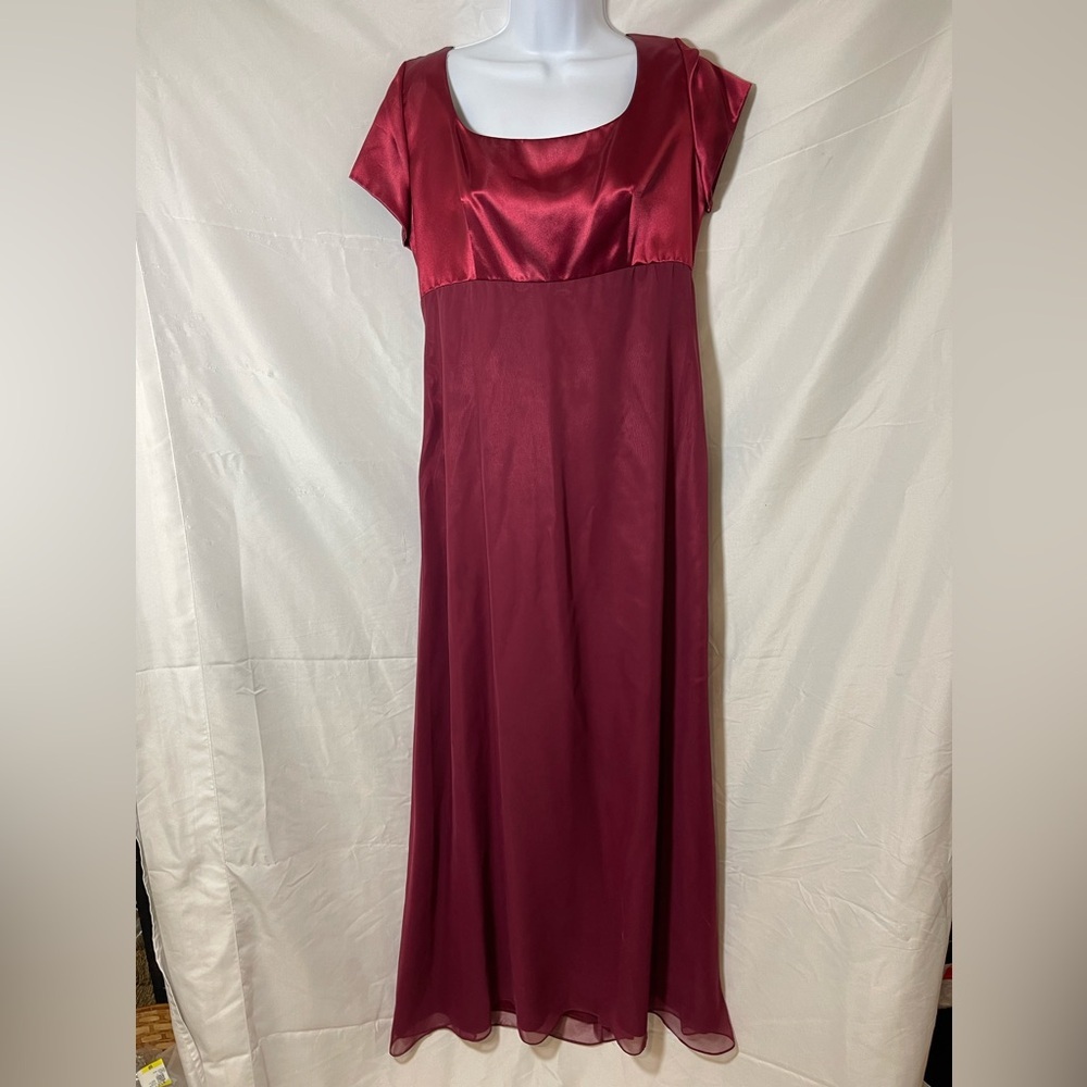 🌟 Gorgeous Luther Barnes Evening Gown